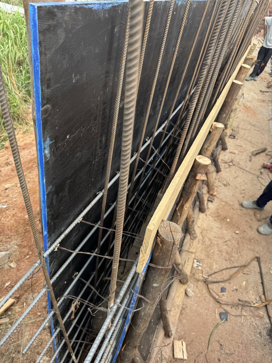 Armadura do muro de contenção em Itapecerica da Serra