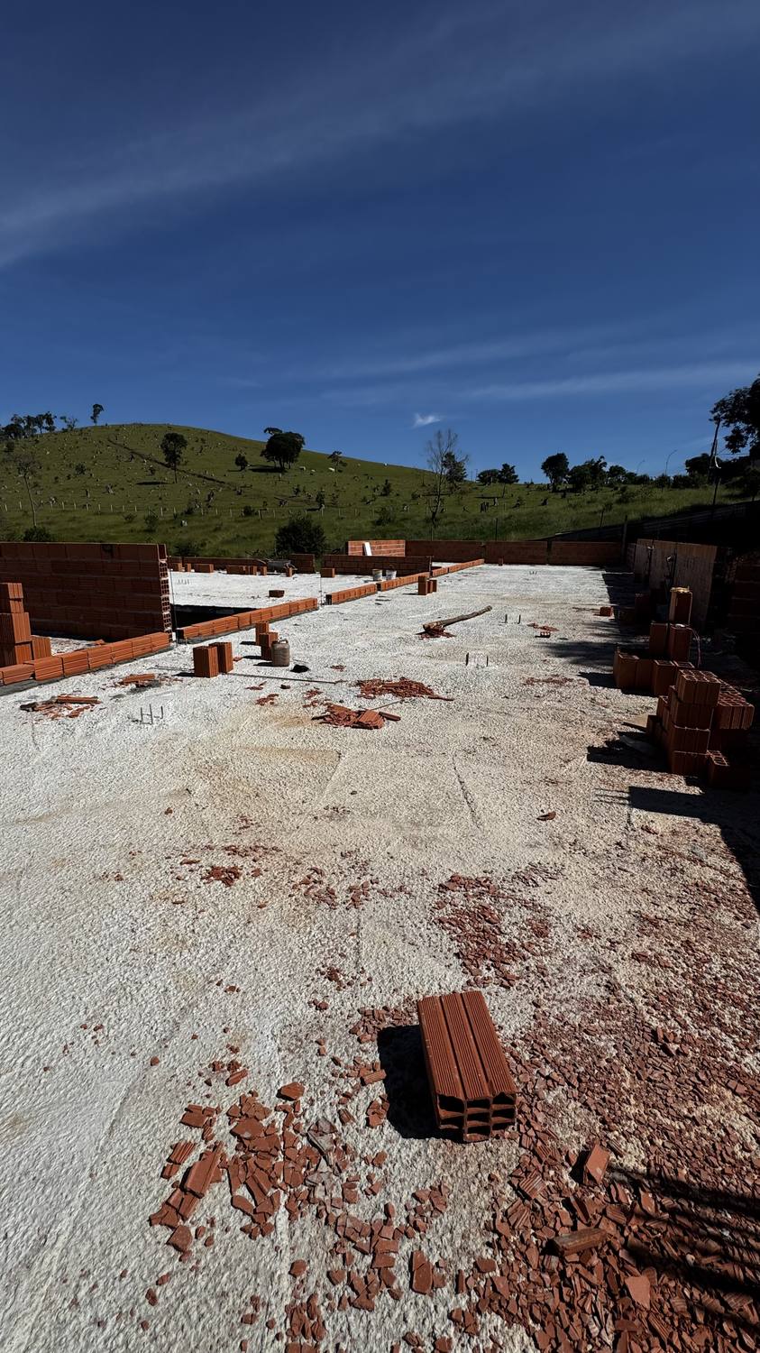 Alvenaria em execução na UBS de Bom Jesus dos Perdões